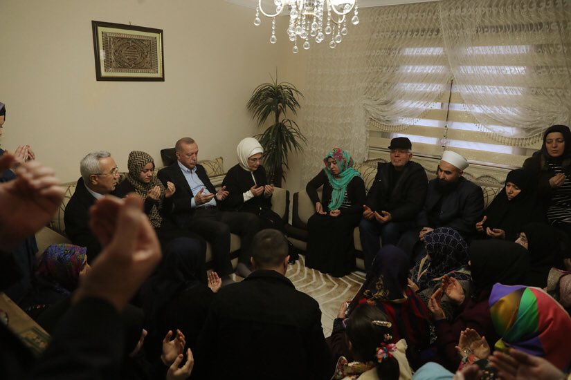 AliOlzunga's tweet photo. Cumhurbaşkanı @RTErdogan, şehit Uzman Onbaşı Emre Baysal'ın ailesine taziye ziyaretinde bulundu https://t.co/Jcnexsld9Q