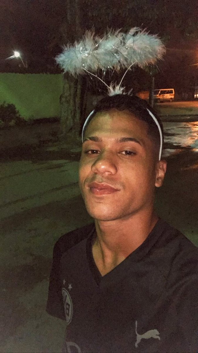 Gu1Botol0n's tweet photo. Um anjinho desses 👼🏽😇
#BlocoDasPoderosas https://t.co/3wkuKXBmCi