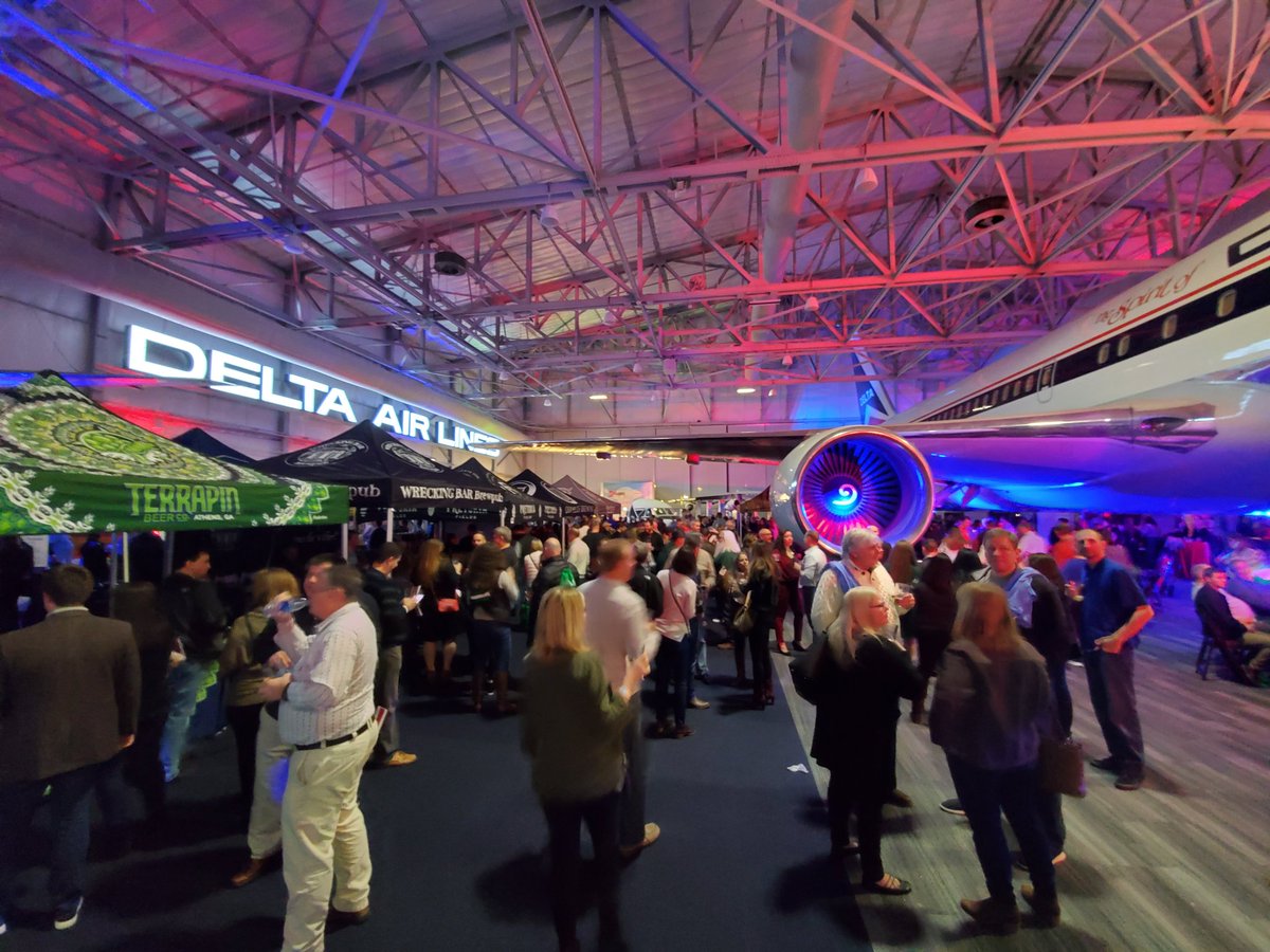 ChesterHildeBr3's tweet photo. Where do I start? Awesome time #hopsinthehangar had 20+ #georgia #Beers Favs: 21st Amendment El Sully,  @DryCountyBrewCo Lechuza Lime &amp; @6BridgesBrewing Shelby. #drinklocal #deltaflightmuseum see you next year https://t.co/E6Nv85aCGo
