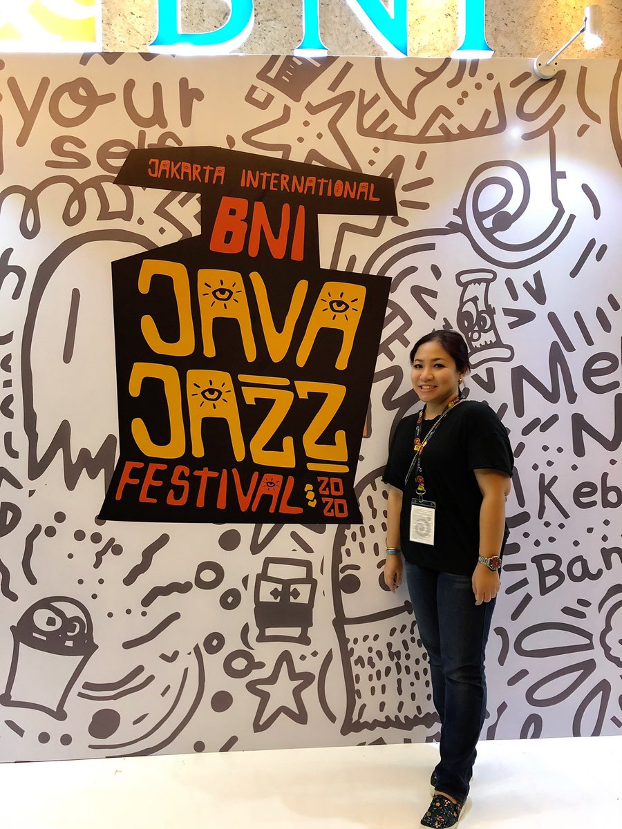 TitiRusdi's tweet photo. Kali ini foto deh...kenang-kenangan #JavaJazzFestival2020 
Sampai tahun depan 😊 https://t.co/osUgSrwNYs