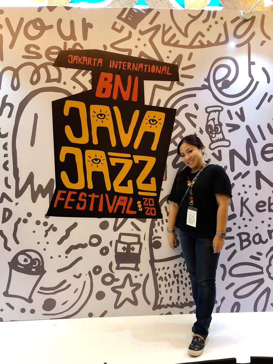 TitiRusdi's tweet photo. Kali ini foto deh...kenang-kenangan #JavaJazzFestival2020 
Sampai tahun depan 😊 https://t.co/osUgSrwNYs