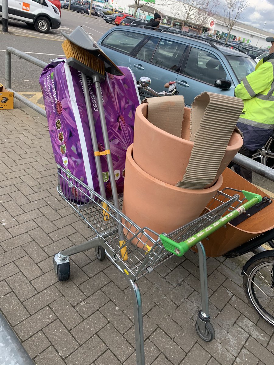 LDNBabboeCity's tweet photo. Now where did I leave my bike... oh there it is! https://t.co/wt6zE2xN1x