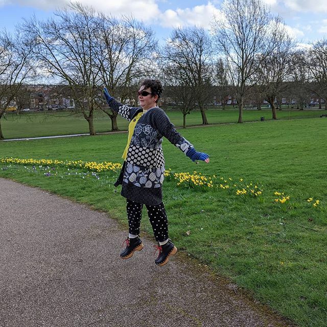jackieloveclogs's tweet photo. Leaping #weekendclogoutfit
Cause..... the daffodils are out... the Sun's shining... being blown by the wind.... It's a leap year or maybe just wearing clogs and spots😉
#clogmaker #clogsoftheday #clogs #cloglove #designermaker #shoelove #shoeaddict #c… https://t.co/MwSmzpUWlo https://t.co/rYyhFbvCRV