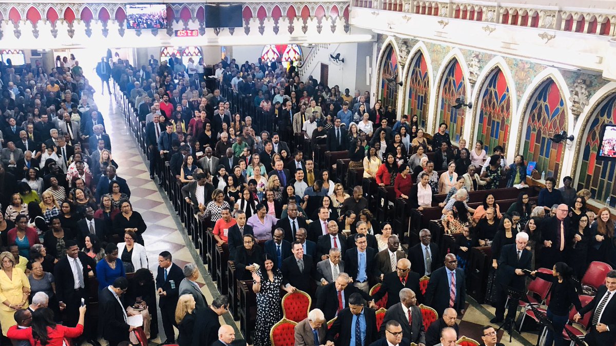 marcofeliciano's tweet image. Ministrando na Santa Ceia do Senhor aqui na Capital Rio de Janeiro na Assembleia de Deus Madureira junto com o Cantor Roberto Marinho! #PregaroEvangelho #Avivamento #ReageRio