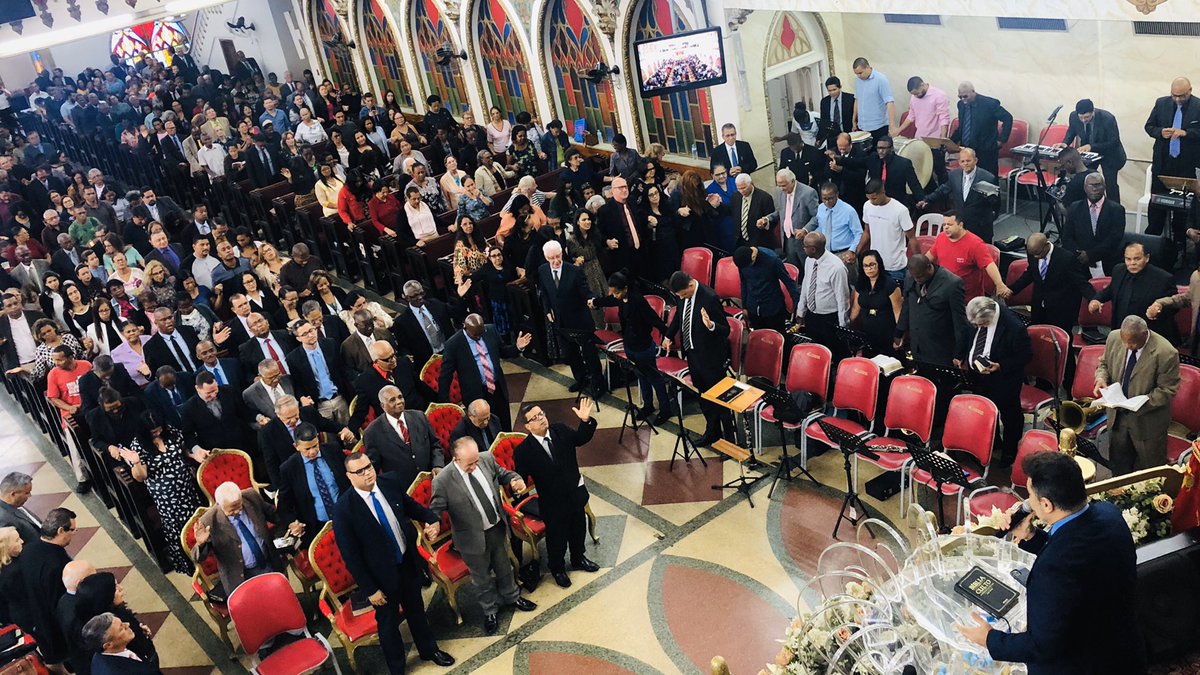 marcofeliciano's tweet image. Ministrando na Santa Ceia do Senhor aqui na Capital Rio de Janeiro na Assembleia de Deus Madureira junto com o Cantor Roberto Marinho! #PregaroEvangelho #Avivamento #ReageRio