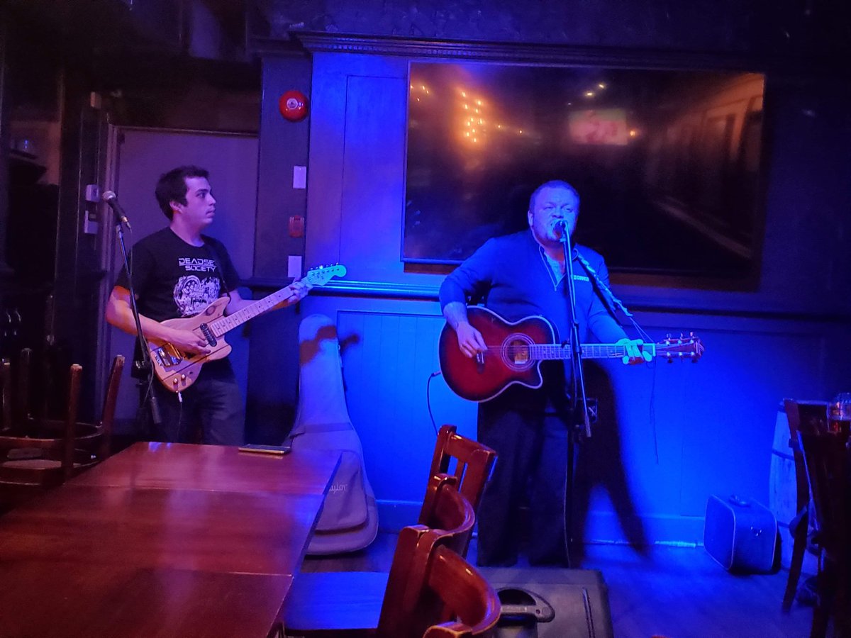 PrjMantra's tweet photo. https://t.co/ege9pB1Dq9
@LeighBursey @derekhillephoto #PAndQ #PintsAndQuarts #OttawaLiveMusic https://t.co/DJ0Ctpl6Eu