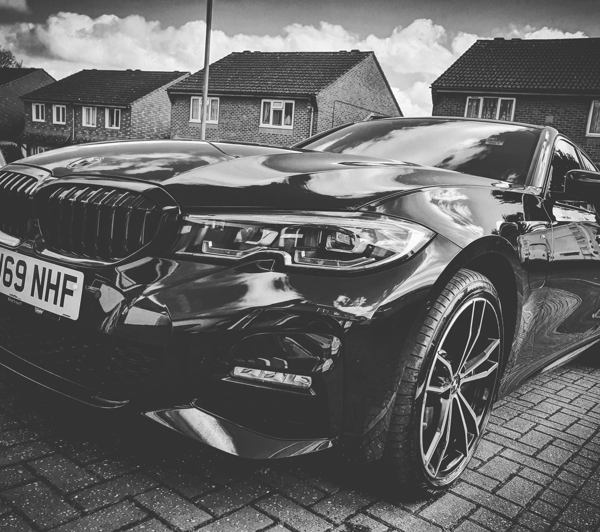 This was my Christmas present! I was sceptical of electric/hybrid cars, but I am in love with this! Would have no concerns going full electric now for my next model! Hopefully there will be more choices on the market in 18 mths! I still want it to look nice! #bmw #msportplus