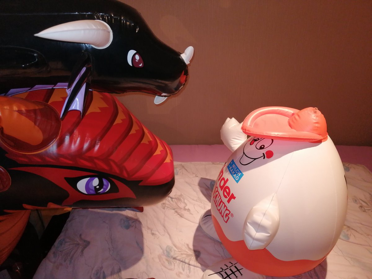 Hallstahl's tweet photo. Sometimes, squeaky dragons want their sweets, too! https://t.co/3rlTrvthUj