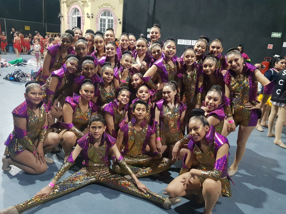 elvazleta's tweet photo. Todas las vibras para la #Sec9 
#competenciaDance4Ever https://t.co/M4o21ZuUk8