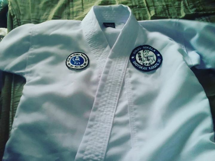 EfrainB76's tweet photo. Nunca pensé cuando cosí mi 1er parche a uno de mis uniformes hace mas de 20 años, que ahora estaría cosiendo los parches en los uniformes de mi hijo 🥰 que emosion y que orgullo, solo aspiro que siempre lo ame y lo escoja como su estilo de vida como n… https://t.co/lS1PMcPAZN https://t.co/mwTcETcVwh
