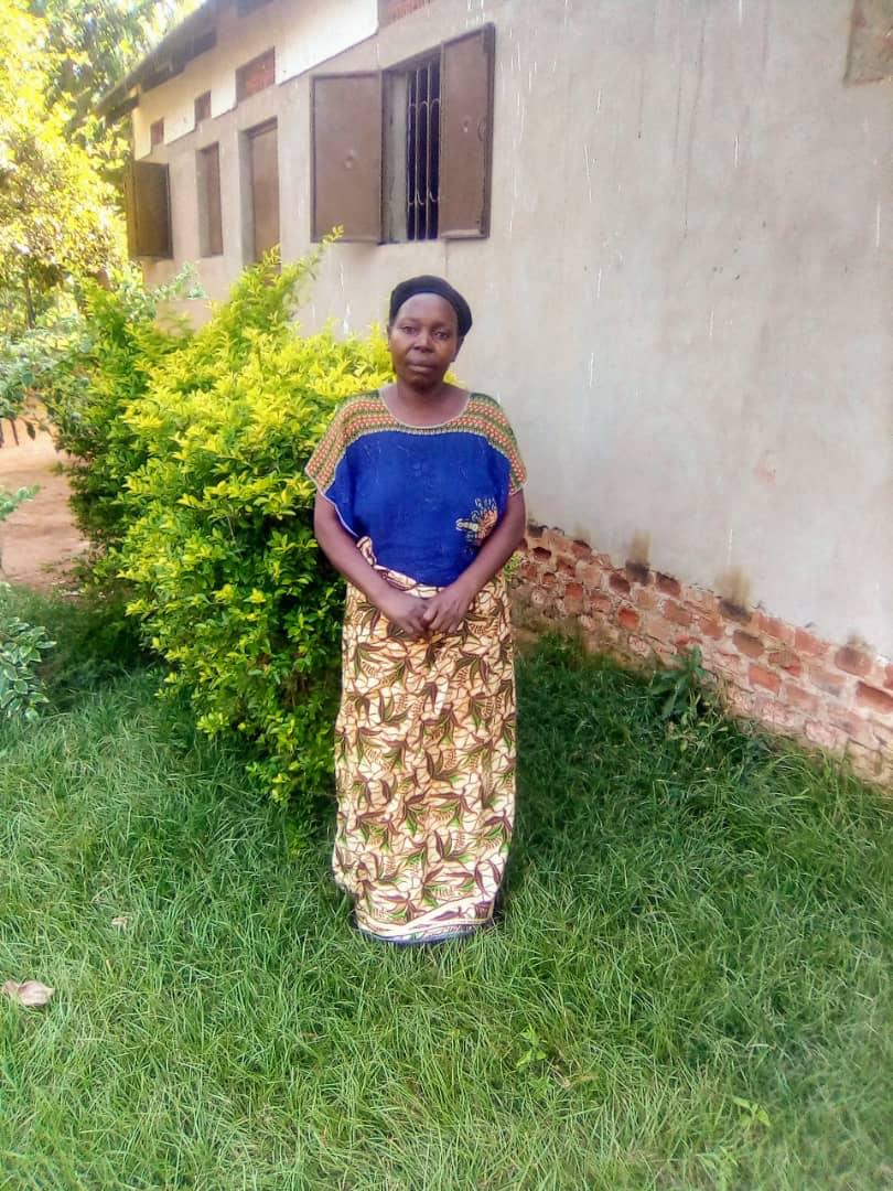 AgrisanU's tweet photo. We are honored to introduce our newly elected heads of AgriSan's saving scheme in Kadoto Village, Pallisa District, Uganda. From left to right;

Okello Florence: Chairperson of the Saving Scheme.

Akora Anthony: Secretary of the Saving Scheme. https://t.co/CSJbYKS4sl
