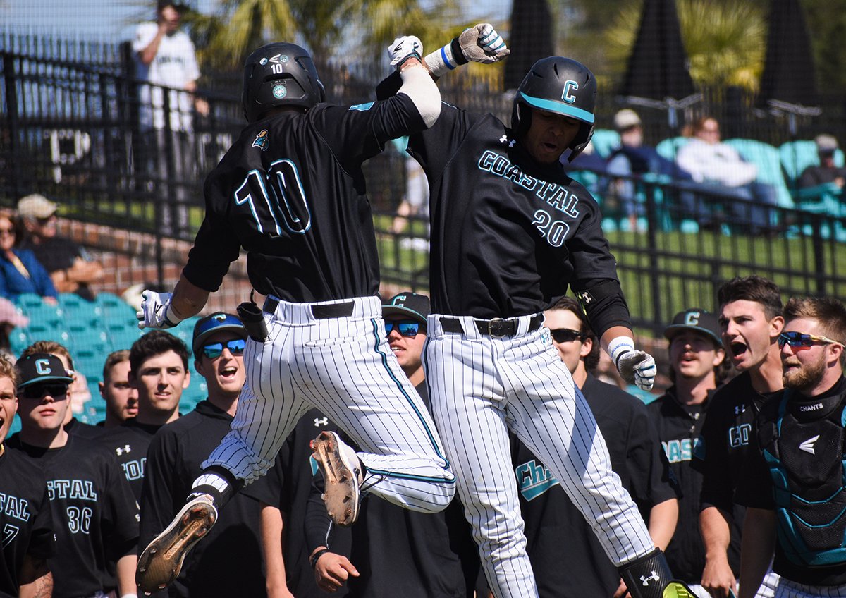 CoastalBaseball's tweet photo. McKeon lead off HR puts the Chants on the board early!

#ChantsUp #Relentless #Selfless https://t.co/GtrpJM7gl6