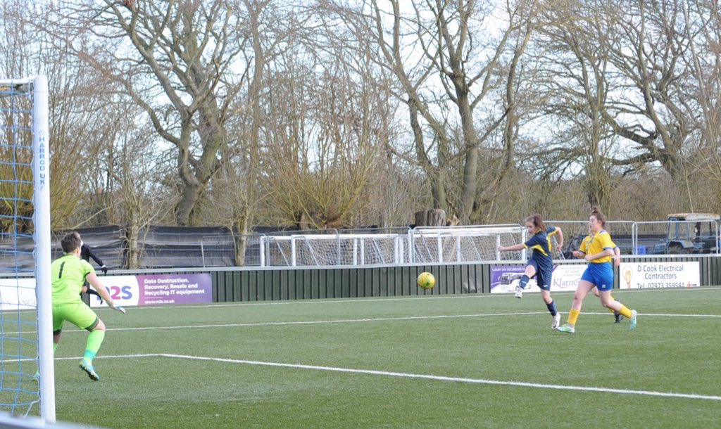 NMFCWomen's tweet photo. 📸 @niaevans_15 and Amber Sparkes know how to stun an opponent
#SweetStrike #WorldClass #WeAre #UpTheMarketwomen
(Captured By @PooleyPitchside) https://t.co/AMz9yIMjI0