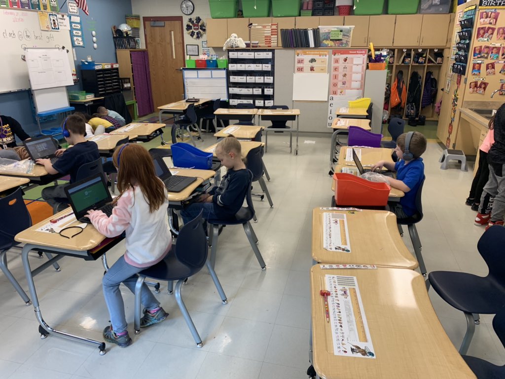 Mrs. Osinski’s class had fun celebrating the 100th Day of School!@Wood_Road_Elem