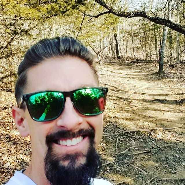 gile22's tweet photo. A perfect afternoon! #perrylake #trailrunning #hammock #getoutside
📸 https://t.co/kYHoHNSDua via https://t.co/Fje6k2ofLQ https://t.co/342vJ7UqYy
