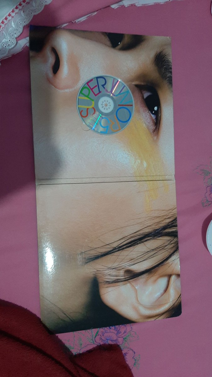 _HeyElf's tweet photo. Gente estou vendendo um Mr Simple do Sungmin. Vou deixar algumas fotos aqui, quem quiser mais só mandar mensagem no imbox...

R$ 120,00 (frete incluso) 

*Eu coloquei esse preço porque não consigo enviar a não ser por PAC! 
*Reservo por 4 dias
*Mando brinde https://t.co/YmEUdWc3px