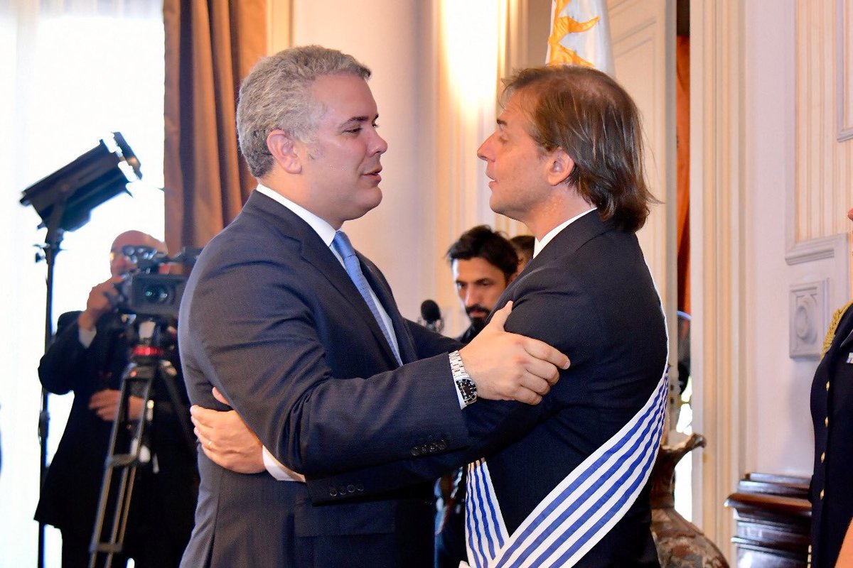 Presidencia Colombia 🇨🇴 no Twitter: "Saludo del Presidente de Colombia, @IvanDuque, a su homólogo de Uruguay, @LuisLacallePou, quien este domingo, durante una ceremonia que se cumplió en Montevideo, asumió como Presidente de