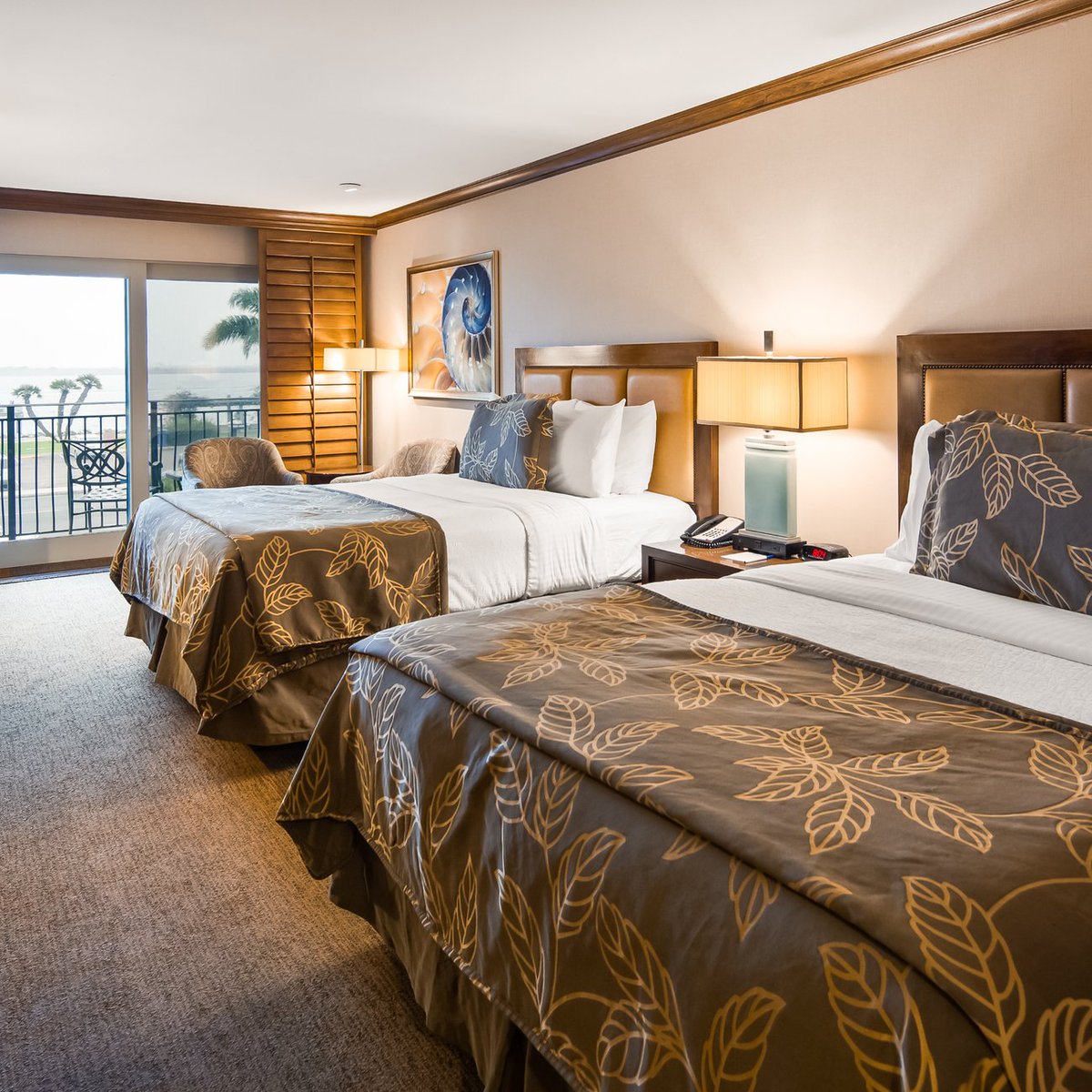 Island_Palms's tweet photo. Retreat to your private tropical accommodations after a day under the San Diego sun. 🌴☀️    #IslandPalms #SanDiego #VacationisCalling https://t.co/hvfrV2UI0S