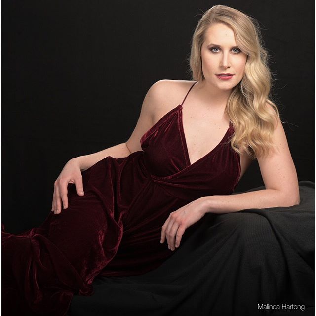 malindahartong's tweet image. @chrisknightphoto teaches #thedramaticportrait at @photoproexpo with @hollynoelangel @cassidynhill modeling

📸 instagram.com/p/B9NYXtXBkFd/ via tweet.photo