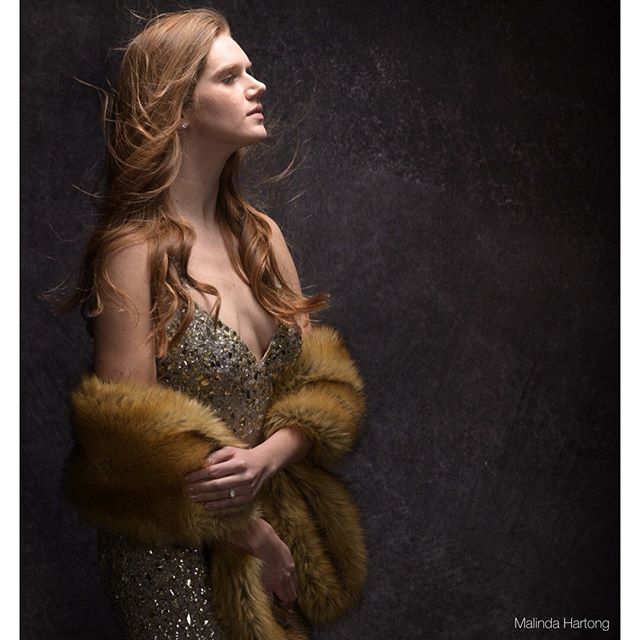 malindahartong's tweet image. @chrisknightphoto teaches #thedramaticportrait at @photoproexpo with @hollynoelangel @cassidynhill modeling

📸 instagram.com/p/B9NYXtXBkFd/ via tweet.photo