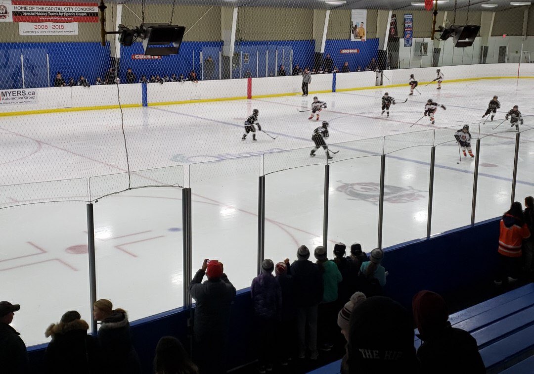 KMHANews's tweet photo. Minor Atom A Blazers are facing Silver Seven at JAC. The winner of tonight’s game moves on. #GoBlazers #KMHA #CompetitiveHockey https://t.co/L4us4nVy0Y