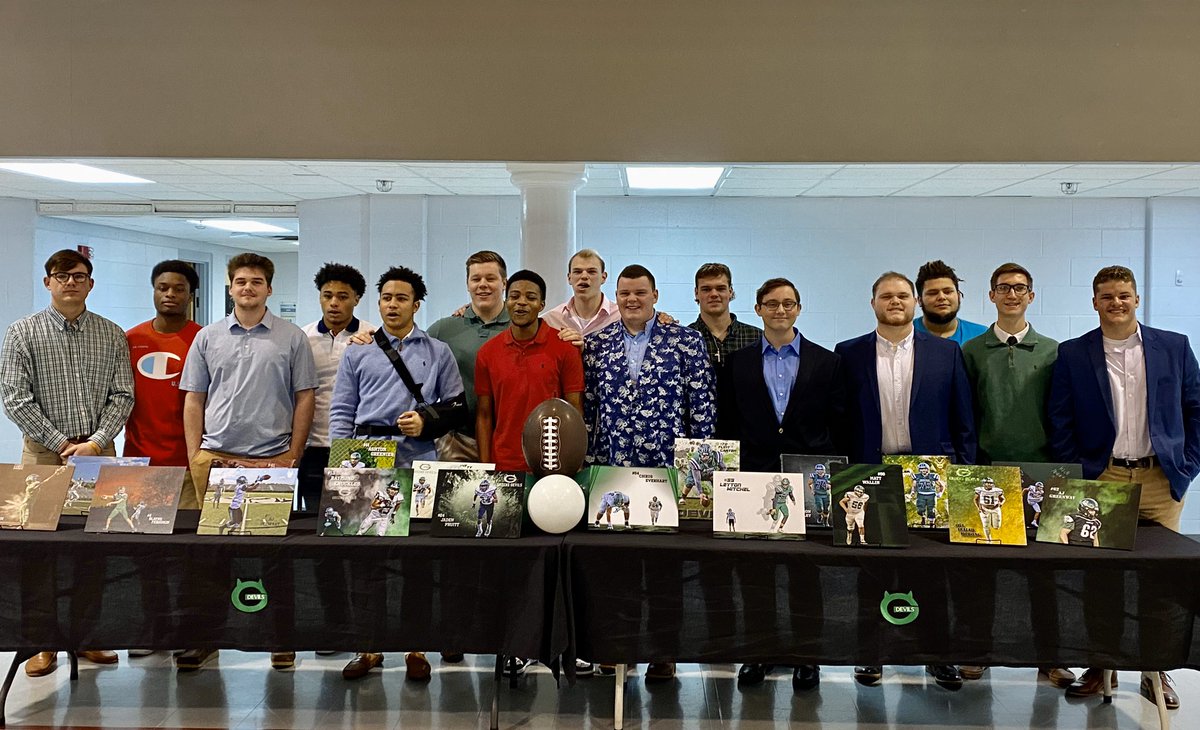 That’s a wrap!!! We love our seniors!!! #GHSfootballbanquet2019