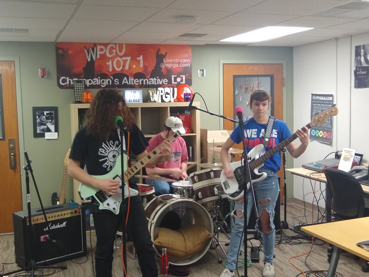 loud_local's tweet photo. LONG BIRDS ARE LIVE ON @WPGU1071 RIGHT NOW!! 🤘🤘🤘🍩🍩🍩 Tune in for some vegan doughnuts and an interview soon 👀 https://t.co/kuRQVJ06cK