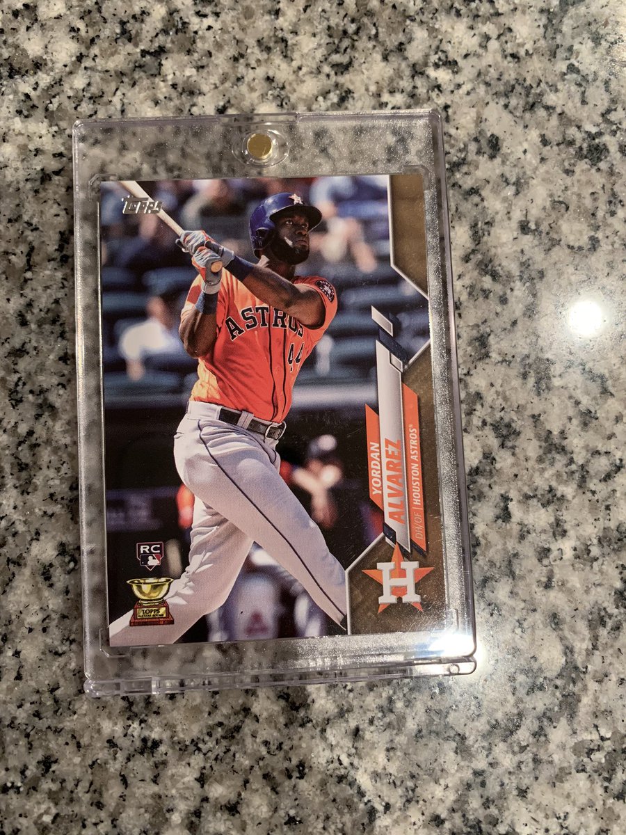 JamesBosoxfan1's tweet image. Wife bought me a couple of packs today. She always picks better packs than me. I’m not complaining lol. #2020topps