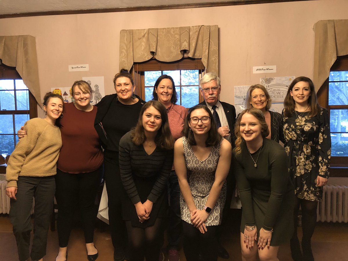 ISCORnews's tweet image. Merci to the @NazarethCollege Maison Française for organizing an exhibition of the student artwork from this year’s Rennes-Rochester competition! 🇫🇷🇺🇸

View the artwork celebrating the friendship between Rochester, NY, and Rennes, France: fr.calameo.com/read/005971705…