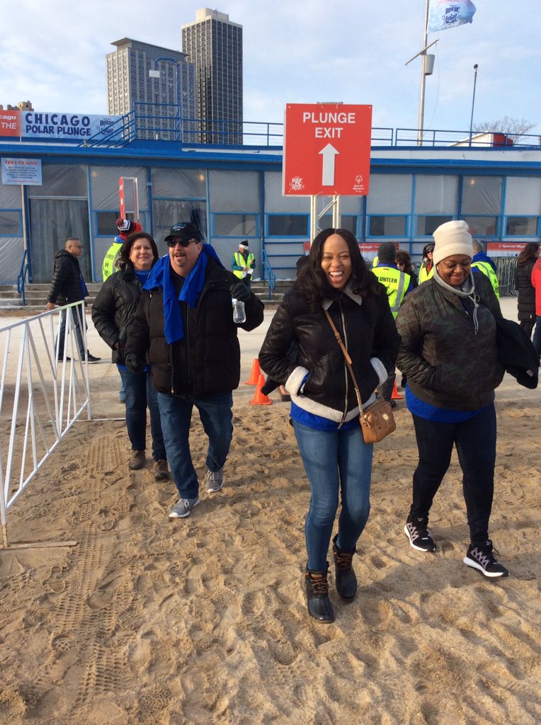 sa5137's tweet photo. Checking out the Special Olympic Chicago Polar Plunge at North Avenue Beach in Chicago.  Perfect day to plunge into Lake Michigan.  #20thAnniBRRSary https://t.co/puwUxh2c04