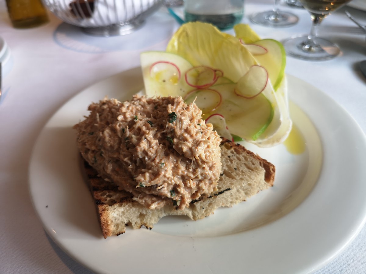This week's critic reviews, with the first (two) verdicts on Kitchen 85 (from the team behind M&amp;L), Lucinda reviews the same restaurant for the second time in 10 months, and Tom has to let the cat out of the bag about a culinary force in south Dublin... allthefood.ie/single-post/20…