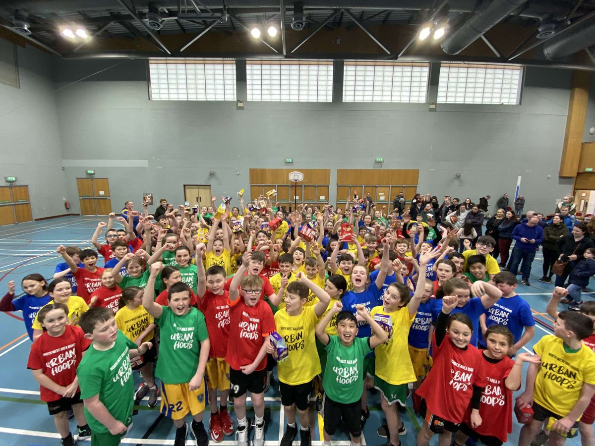 Great way to wrap up a full weekend! Annual Urban Hoops u12 blitz with 200 future ballers 🏀 #GreenShoots 

<a href="/BballIrl/">Basketball Ireland</a>  <a href="/nwbballboard/">Fabplus North West</a>  <a href="/SligoAllStars/">⭐️Ej Sligo All-Stars⭐️</a>  <a href="/LkennyBlaze/">Letterkenny Blaze BC</a>