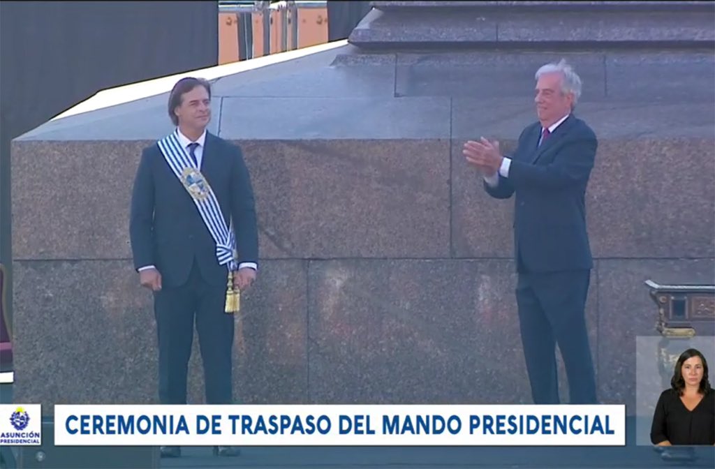banewur's tweet photo. Más allá de diferencias de pensamientos políticos, de partidos y colores, hoy Uruguay vuelve a ser un ejemplo de democracia a nivel mundial.
Orgullo y respeto.
Celebremos eso. https://t.co/kndHlIvZWt