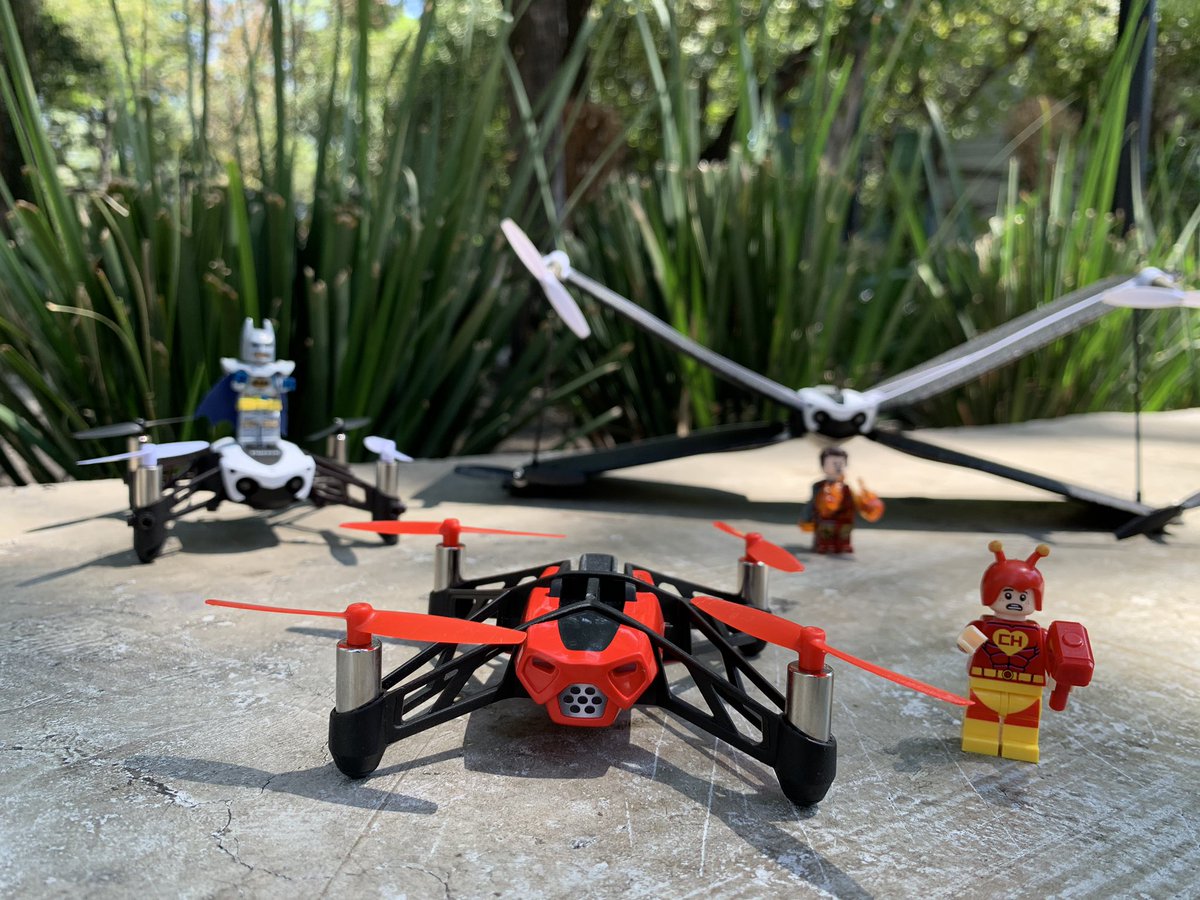 ProtobotsMx's tweet photo. Hi Parrot:
We are Protobots and we teach drone flight courses using a Parrot flotilla
We are a Mexican school and our students would be delighted if you sponsor us or send us some gifts. Greetings. @Parrot #Protobots #Parrot #RobóticaEducativa #MiniDrones #México https://t.co/IVPf1l1Rnl