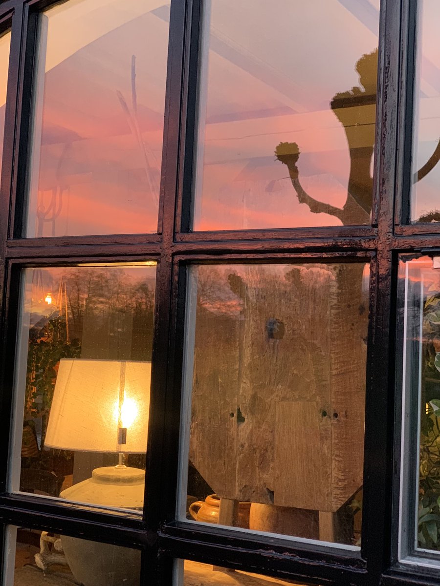 Welterusten voor straks! Ondanks alle negatieve informatie over gezondheid, economie, virus, leegstand, gaan wij lekker slapen! Winkelen in Deventer blijf leuk! Dus.... tot gauw bij ons in de winkel. Nee?.. dan tot op onze webshop.