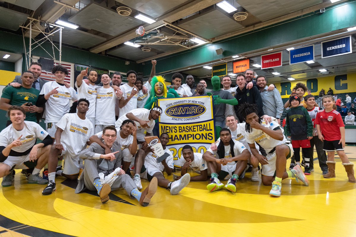 PeterFarkas_'s tweet image. waited four years for this! no better feeling. SUNYAC CHAMPS! 💍💍