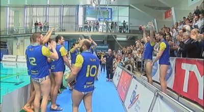 CanalTerrassa's tweet photo. 🤽♂️ @CNAB_oficial no dona opcions i guanya la Copa davant d’un desconegut @wpterrassa #Terrassa #waterpolo #CopaWP2020
👁🗨 Al següent vídeo us hem fet un resum del matx: https://t.co/ylMOAIvZHh https://t.co/REuvbMsOnV