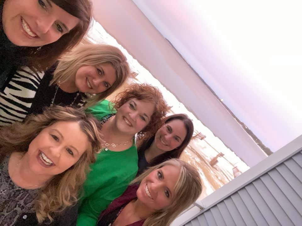 Slm6's tweet photo. Lake Michigan, Traverse City and these girls!   What a fun weekend! https://t.co/qlN8lrpGsv