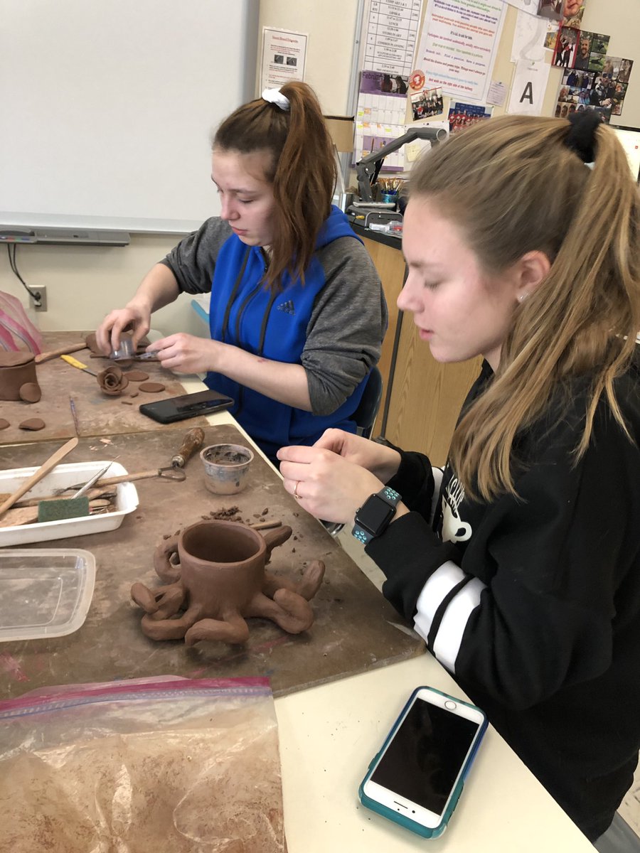 CECSD_Art's tweet photo. High school artists working in the Ceramics and Sculpture class with teacher, Mrs. McMahon. @CECSD_Art @CECSD_HS #cortlandcreates https://t.co/Qb2wOPcWi5