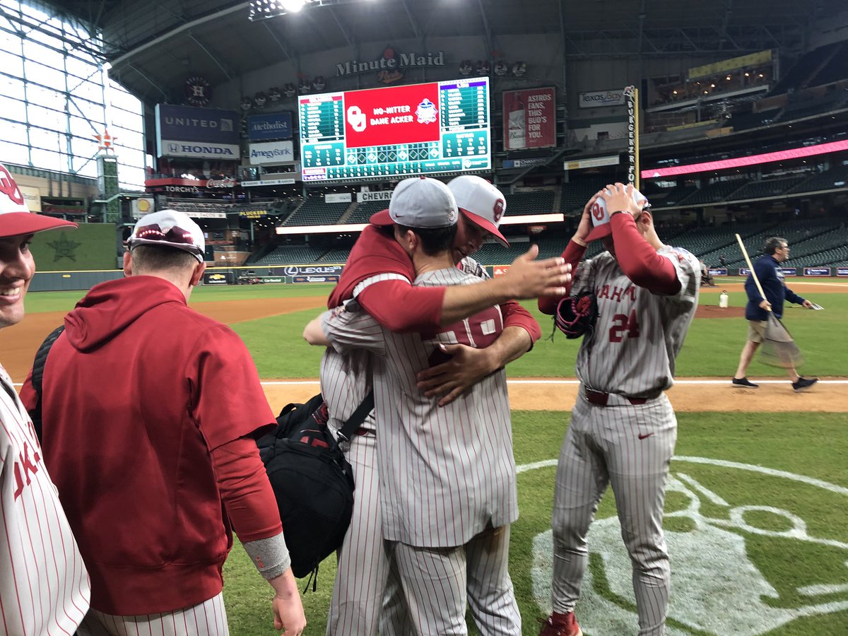 OU_Baseball's tweet photo. Man of the hour ➡️ @DaneAcker https://t.co/owV38PuQq4