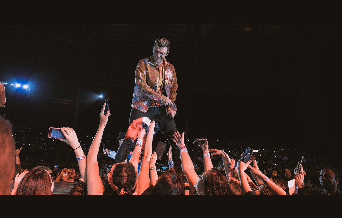 nickcarter's tweet photo. Even though I was under the weather, I still had a great time with you Costa Rica. Thanks for singing along with us! Promise we’ll be back soon. #dnaworldtour #bsbcra https://t.co/Y3nHVmvUah