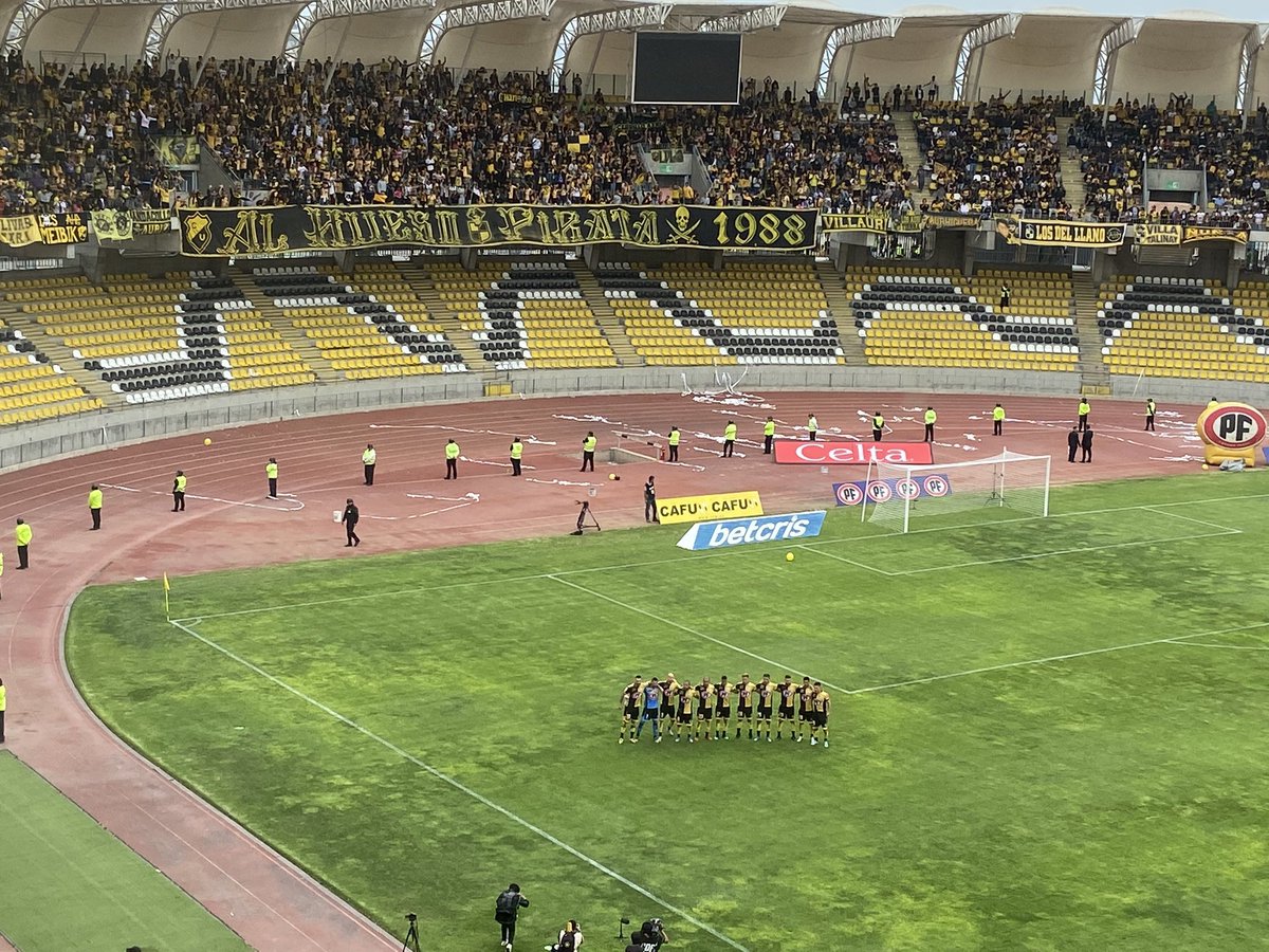 mathiaspintom's tweet photo. Muchas veces las cosas personalmente no se dan como uno espera, pero allí está el equipo &amp; la gente ! Agradecido de vestir esta hermosa camiseta &amp; de esta hinchada gigante 💪🏼🔥☝🏻🙏🏻 https://t.co/t7hfT3fGfF