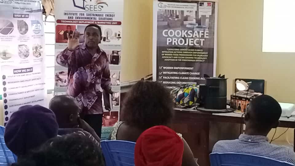 IseesGhana's tweet photo. @IseesGhana successfully held a stakeholder workshop in Kade to #launch the #Cooksafe_Project to #educate_women in #palm_oil_processing on #climate_change, #air_pollution, #health, and #clean_cookstoves at the Kwaebibirem District. Thanks to financial support from @FranceandGhana https://t.co/iIYWloCeuG
