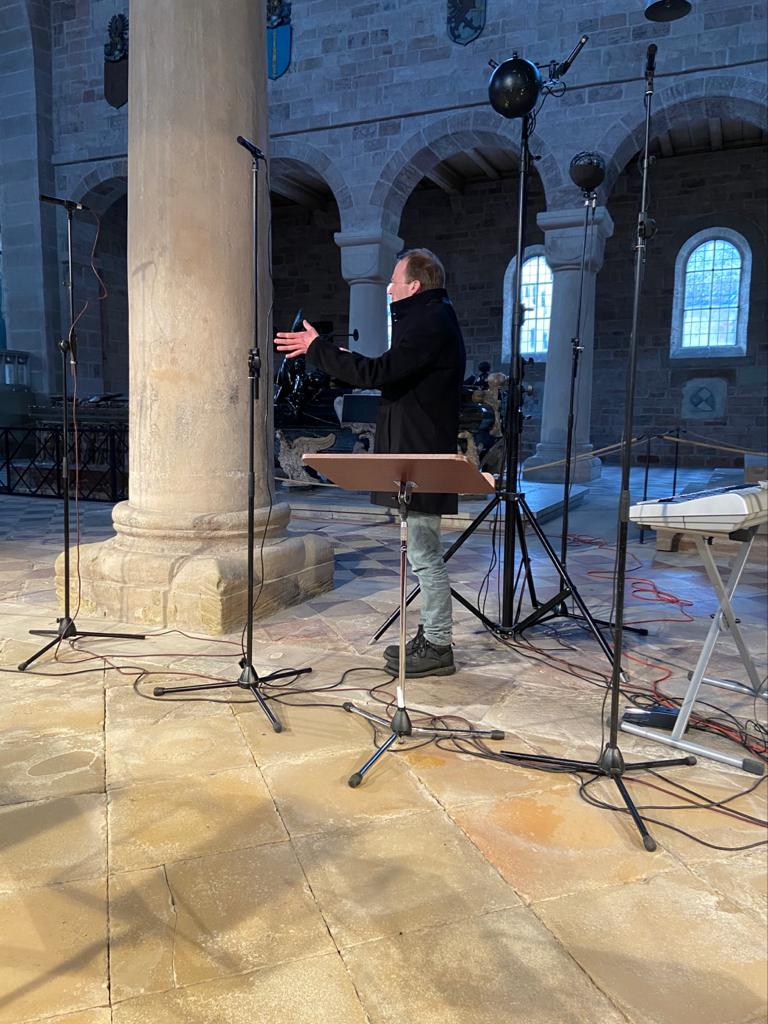 benedikthaag's tweet photo. Geschafft: 4 Tage CD-Aufnahme mit dem Amadeus-Chor Neuendettelsau gemeinsam mit meinem Vorgänger Nicol Matt im eiskalten Münster Heilsbronn. Schön war's und schön wird's!
#Abendlied #Deutscheromantik #50jahreamadeuschor https://t.co/ZhTdkp5rIg
