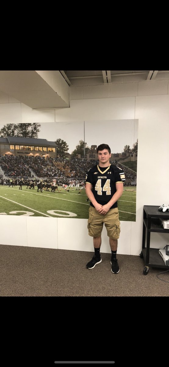 JacksonT_114411's tweet image. 100% COMMITTED 💛🌪🖤 @GenevaCollege @GenevaAthletics @Geneva_Football @GenevaTrack1 @CoachContenta @CoachThompson93 @Jbmilkman13 @BeaverQBclub @beavertrack @BCountryStrong @bradysrunfitnes @PaFootballNews @KeystoneRecruit  #StormOn #UsIsAlwaysUs #EnduretoReign