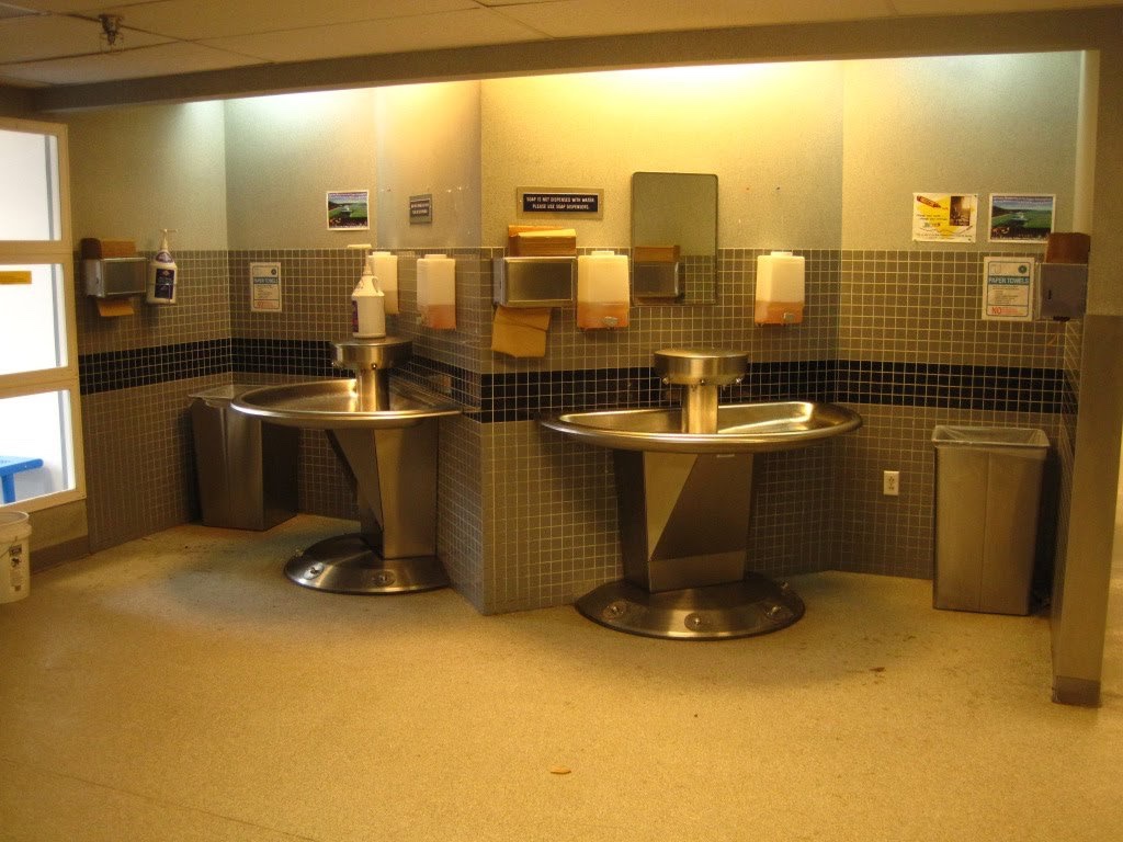 arielwaldman's tweet photo. With hand washing being a hot topic I wanted to share this (social) tech from Antarctica.

At McMurdo galley entry, there’s a large communal hand washing station. Faucets operated by foot pedals. Everyone sees everyone washing before entering.

Would be cool to see elsewhere. https://t.co/ep8i6sQShG