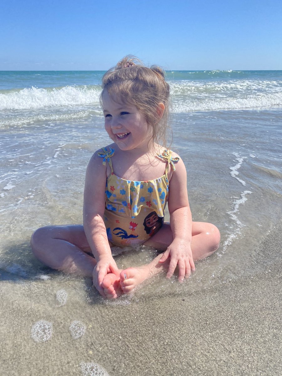celestehave's tweet photo. ☀️ 🌊 https://t.co/hnBuqZckMo