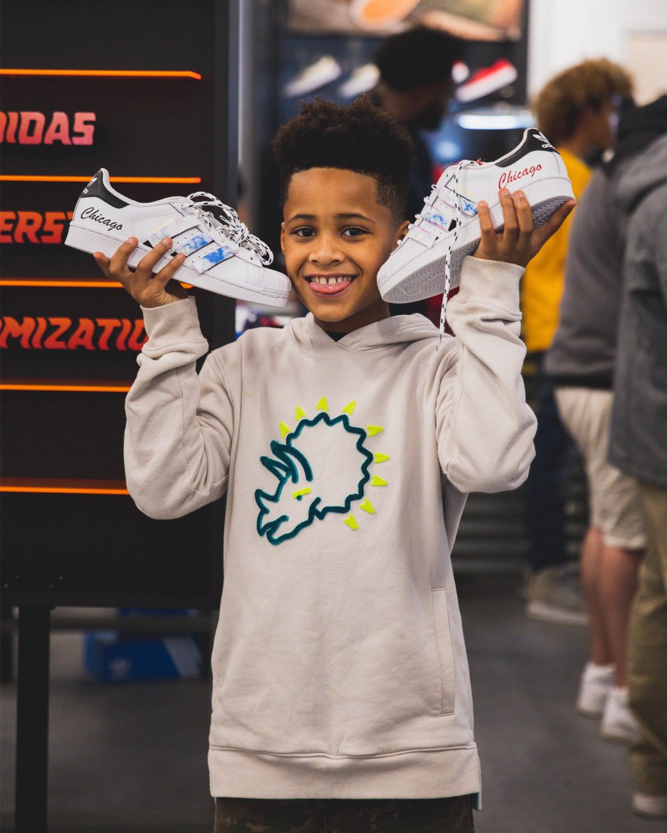 GarrixonStudio's tweet photo. For the kids! We enjoyed helping these kids tap into their creativity and design their very own 1of1 shoes at the @footlocker @adidas @nbaallstar activation. #GarrixonStudio #GarrixonCreates https://t.co/8KLvRGoII6