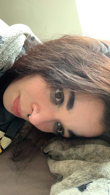 Going live at https://t.co/edvw88tOvA come on in and chill with me. Maybe get a private and see what<a href="/tag/camgirl"class="tags"><span>#camgirl</span></a><a href="/tag/chaturbate"class="tags"><span>#chaturbate</span></a><a href="/tag/sundaymotivation"class="tags"><span>#sundaymotivation</span></a><a href="/tag/onlyfans"class="tags"><span>#onlyfans</span></a>