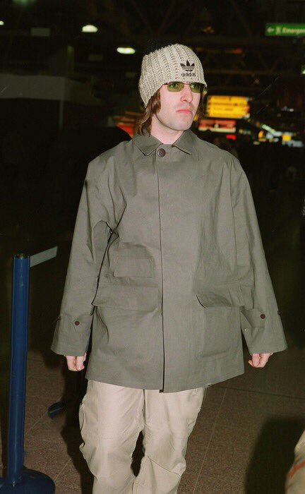 Twitter 上的liam gallagher everyday 